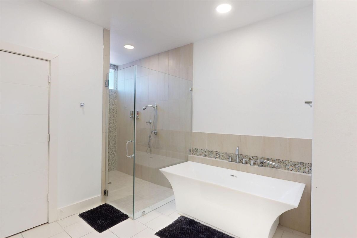 Bathroom, Free Standing Baths, Glass Shower, Interior, Recessed Lighting