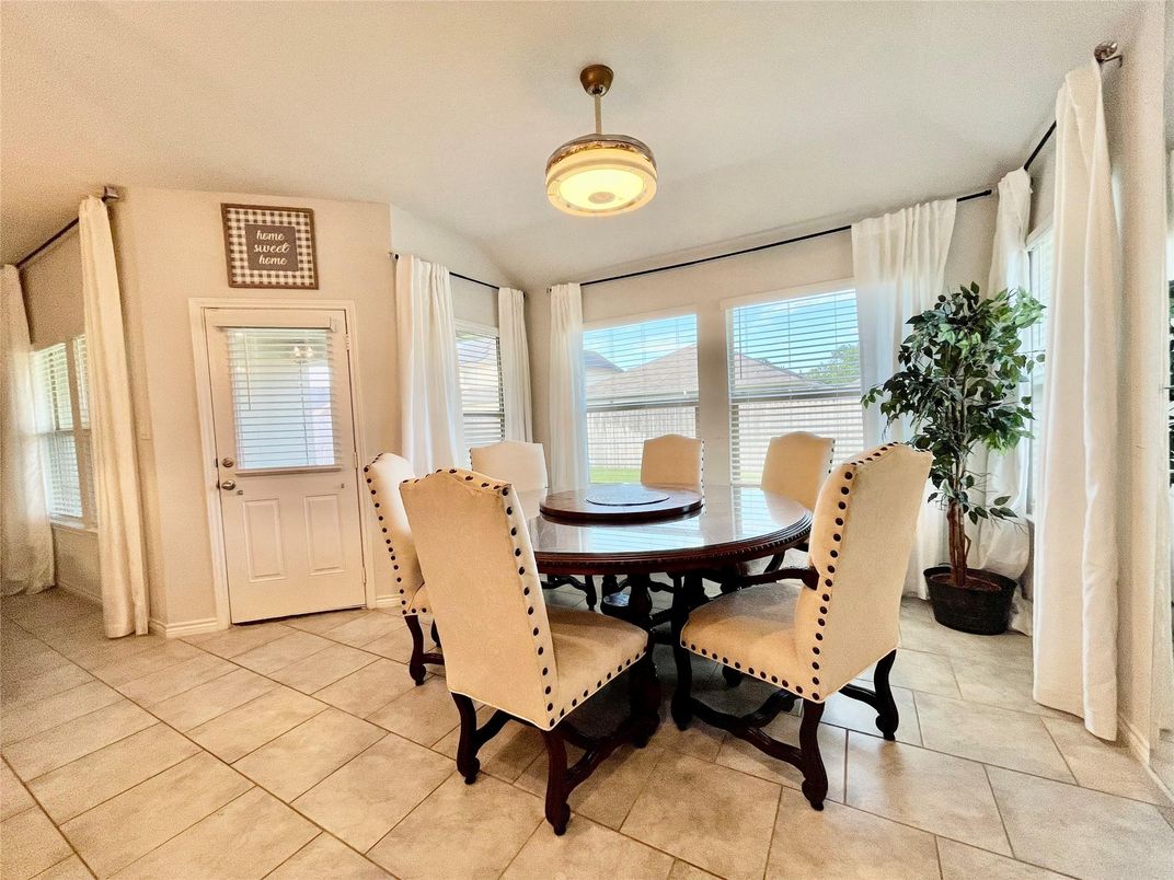 Dining room, Interior