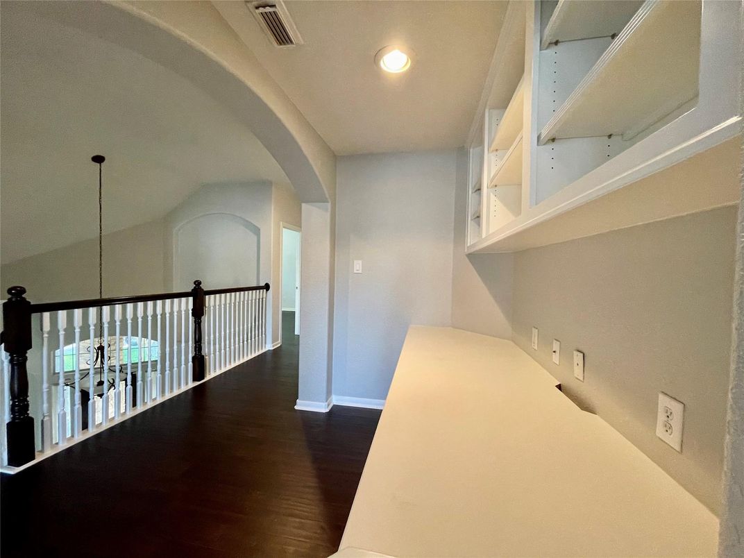 Interior, Pendant Lights, Recessed Lighting, Wood Texture Flooring