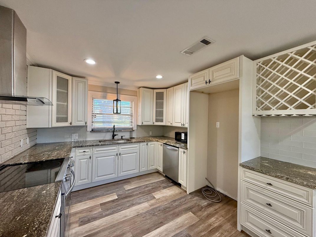 Interior, Kitchen, Pendant Lights, Recessed Lighting, Wood Texture Flooring