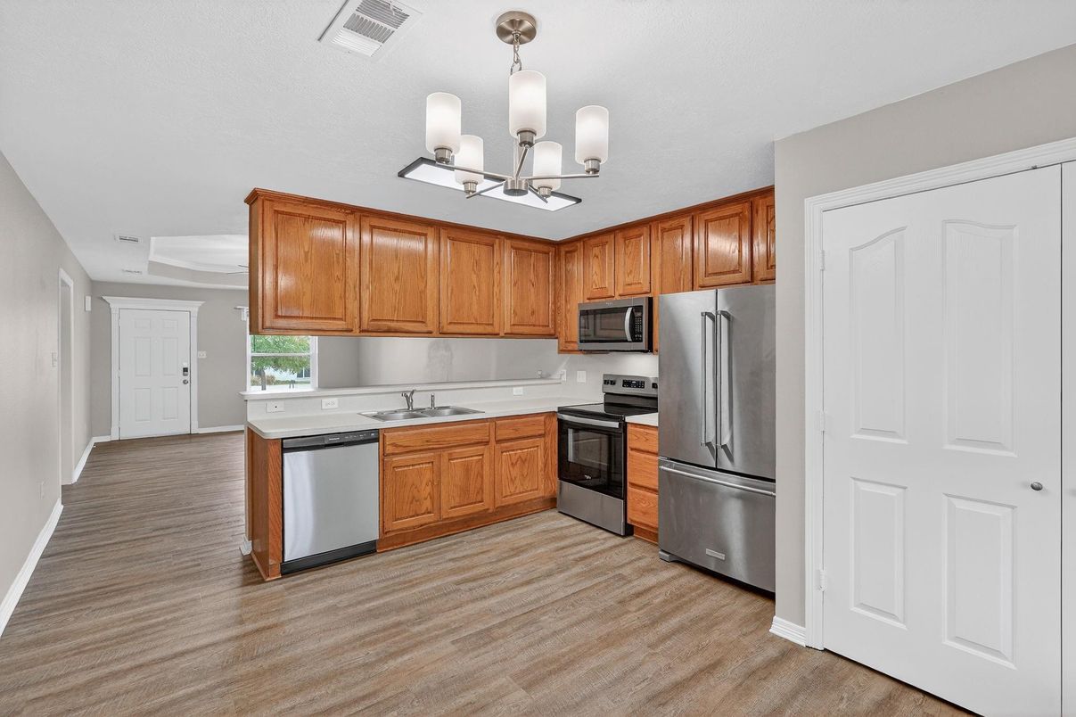 Chandelier, Interior, Kitchen, Wood Texture Flooring