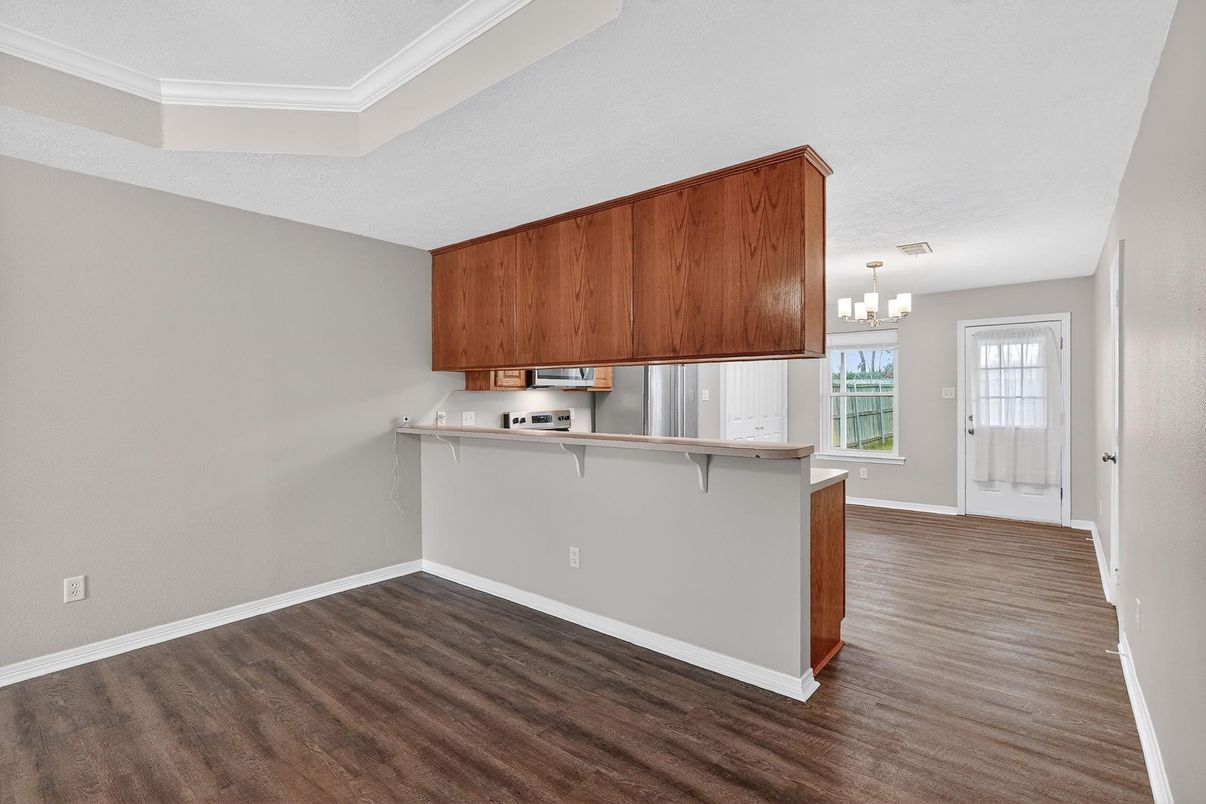 Chandelier, Interior, Kitchen, Wood Texture Flooring