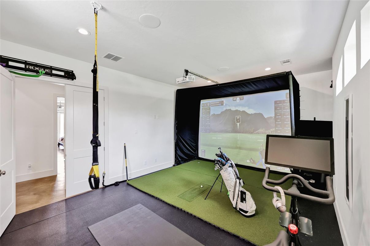 Fitness Equipment, Interior, Recessed Lighting
