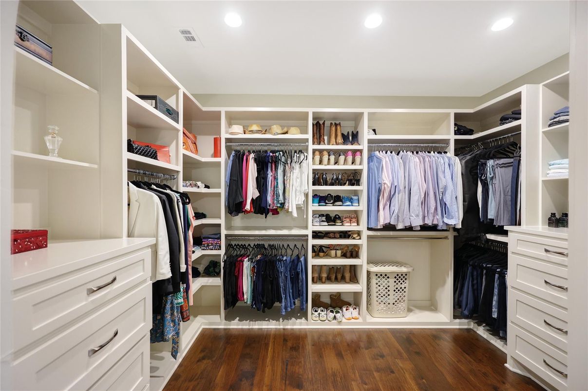Interior, Recessed Lighting, Walk-in Closets, Wood Texture Flooring