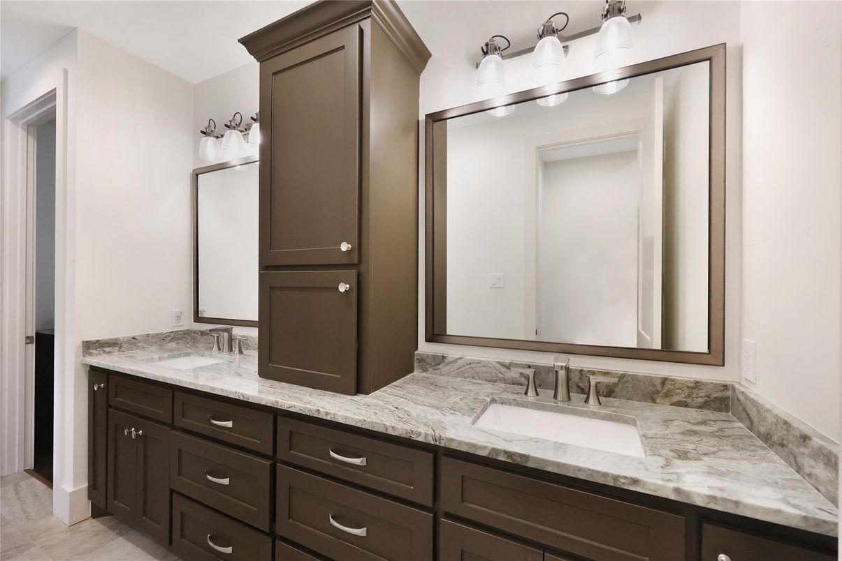 Bathroom, Dual Sink Vanities, Interior