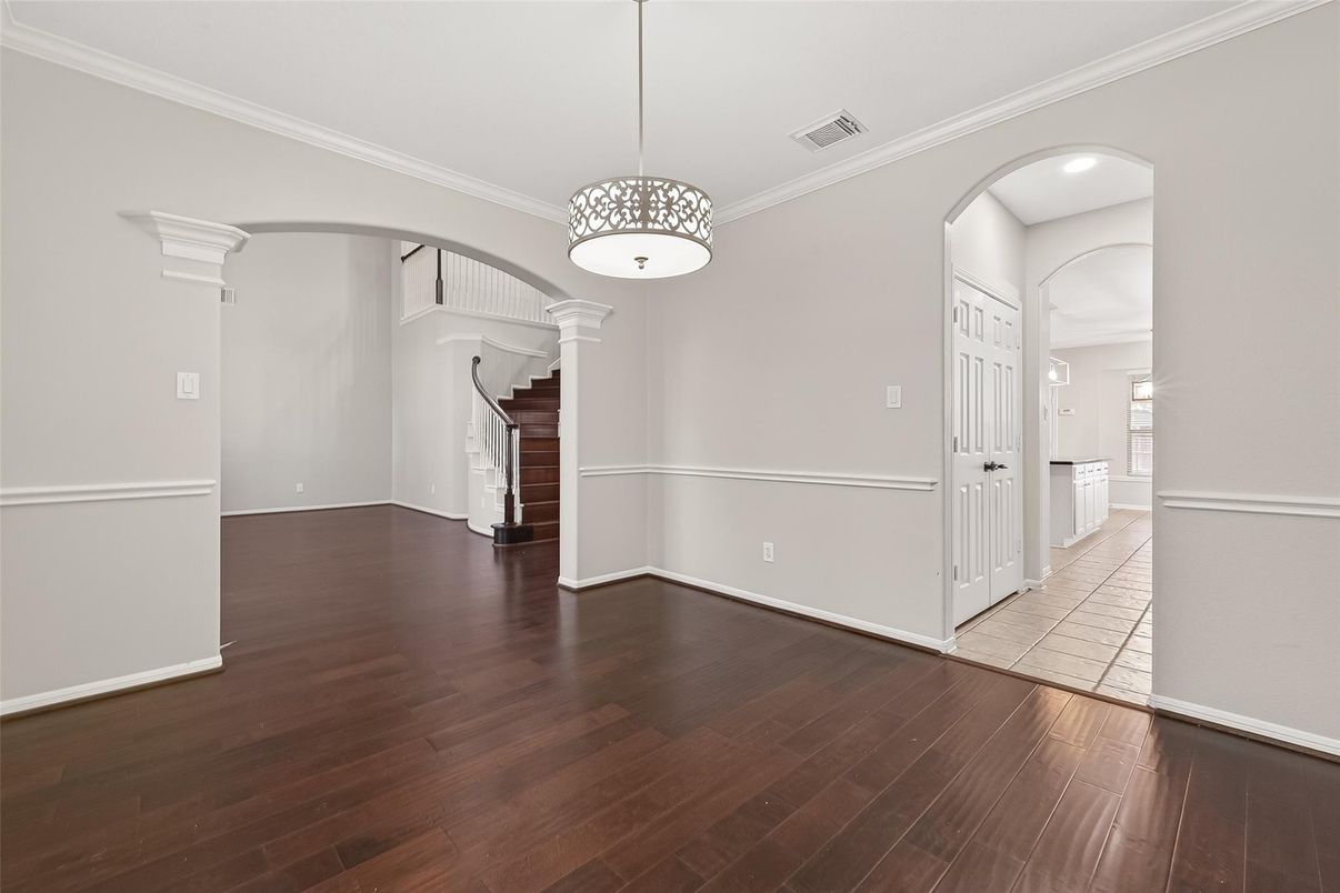 Empty room, Interior, Pendant Lights, Wood Texture Flooring