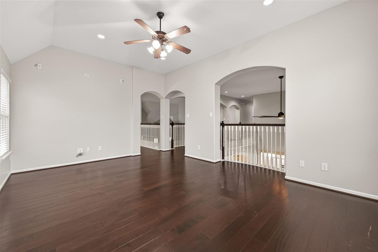 Empty room, Interior, Pendant Lights, Recessed Lighting, Wood Texture Flooring