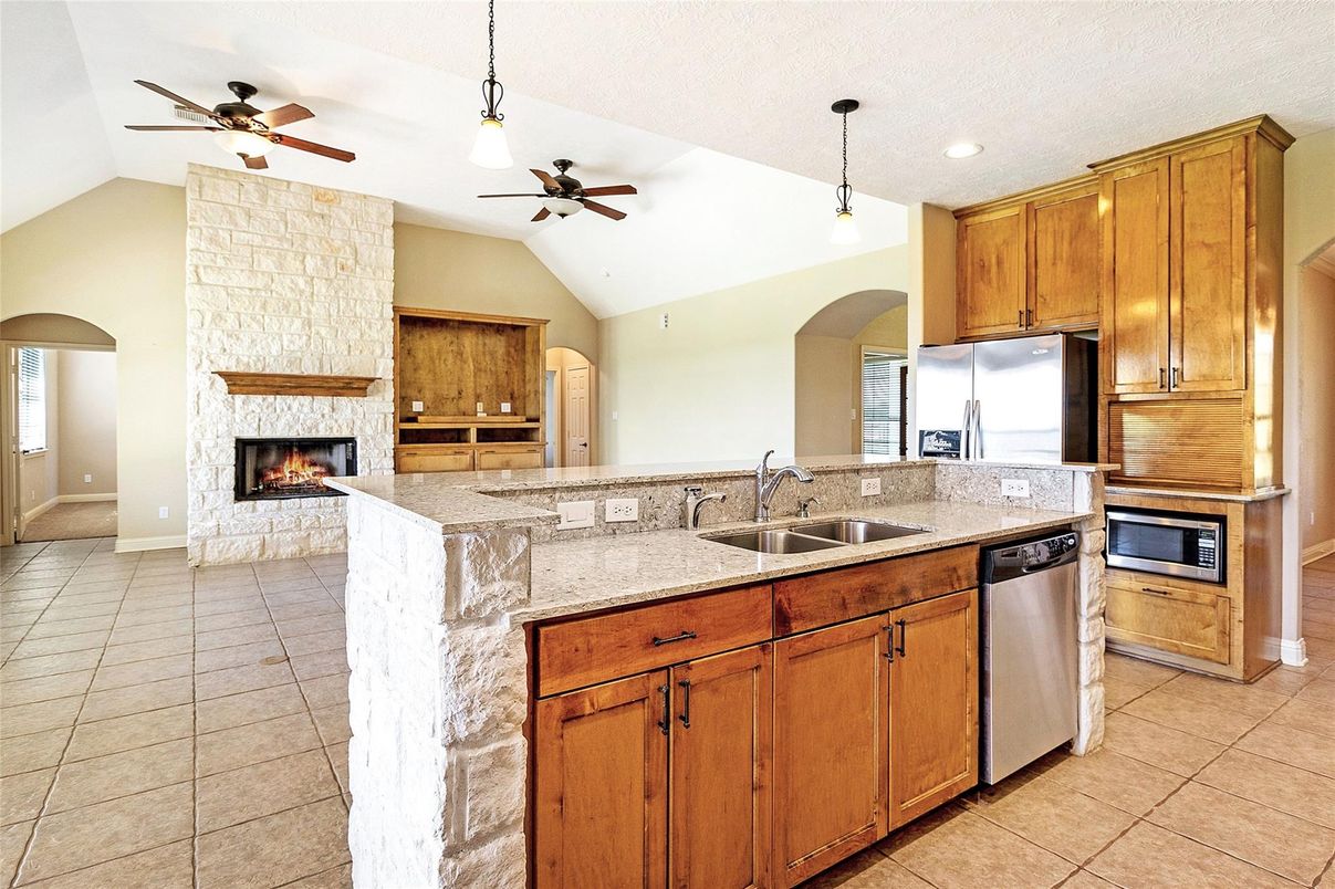 Fireplace, Interior, Kitchen, Pendant Lights, Recessed Lighting