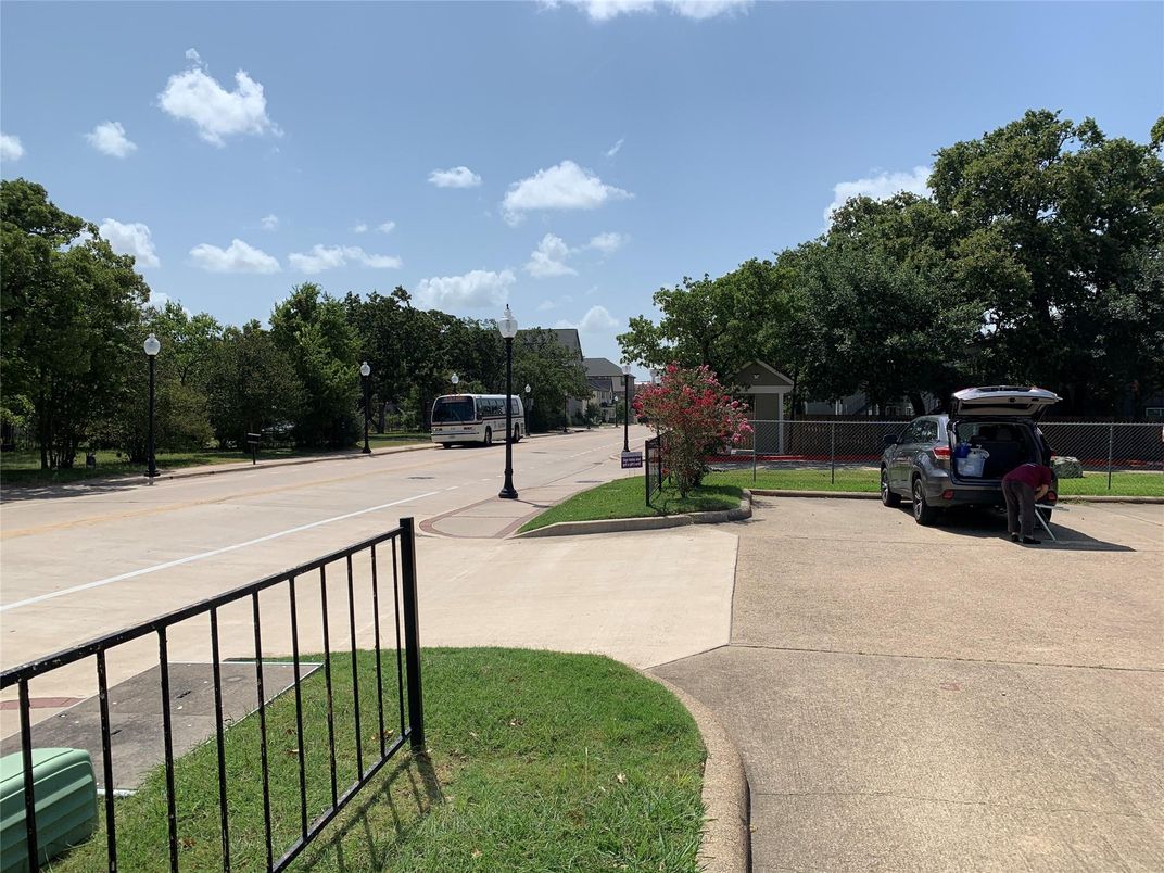 Exterior, Tennis Courts