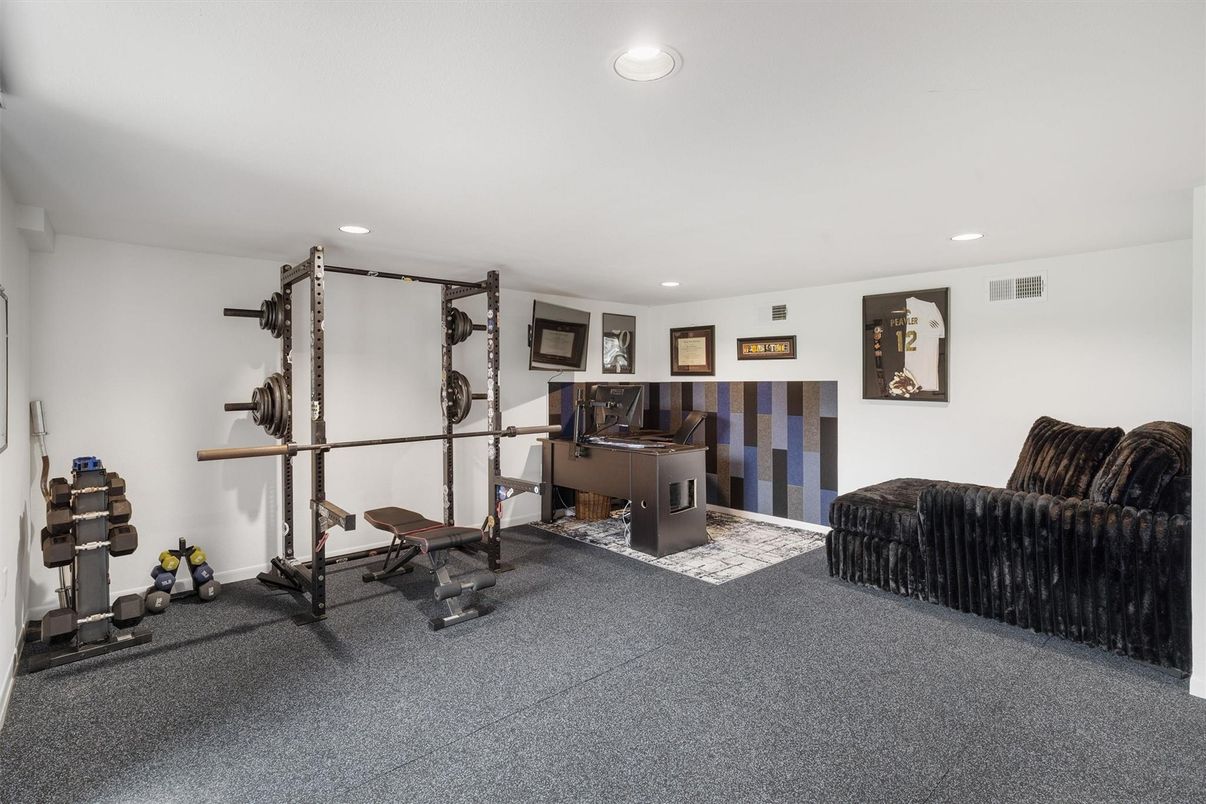 Fitness Equipment, Interior, Recessed Lighting