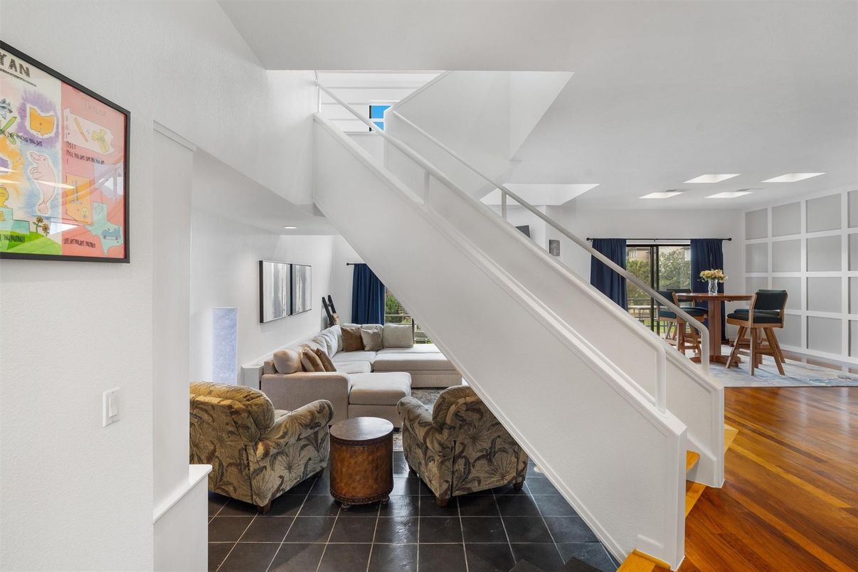 Dining room, Interior, Living room, Recessed Lighting, Wood Texture Flooring