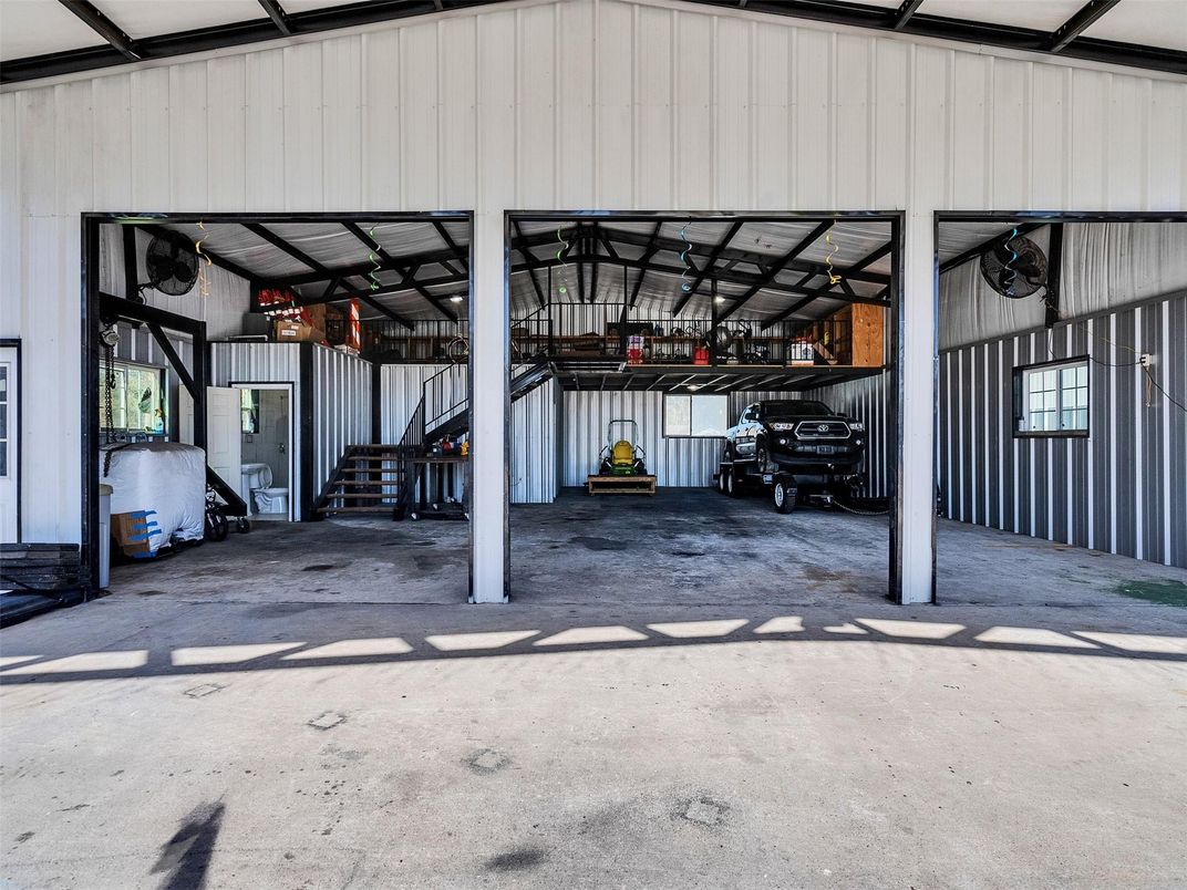 Garage, Interior
