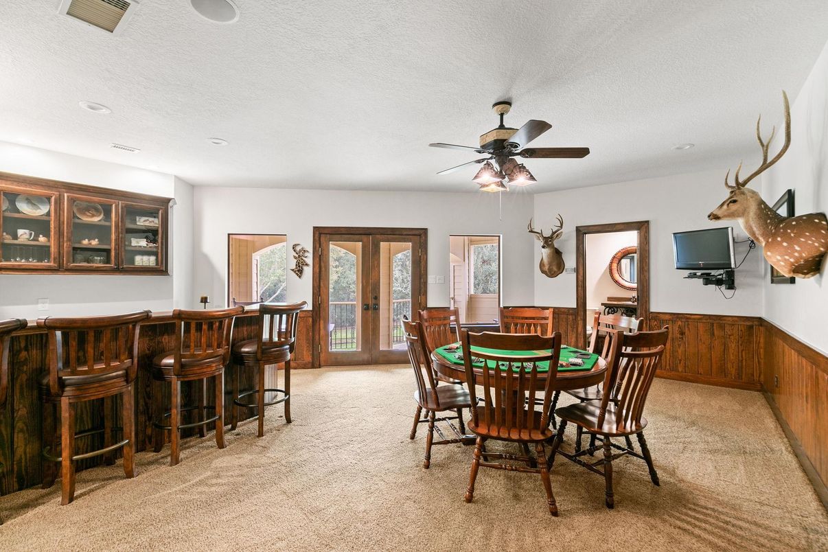 Dining room, Interior, Recessed Lighting
