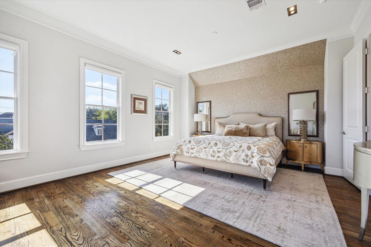 Bedroom, Interior, Recessed Lighting, Wood Texture Flooring