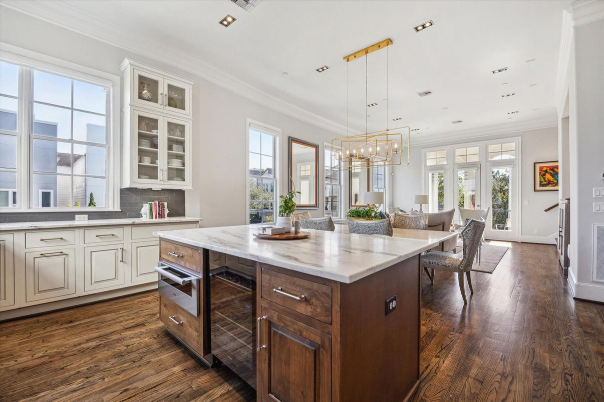 Dining room, Interior, Kitchen, Pendant Lights, Recessed Lighting, Wood Texture Flooring