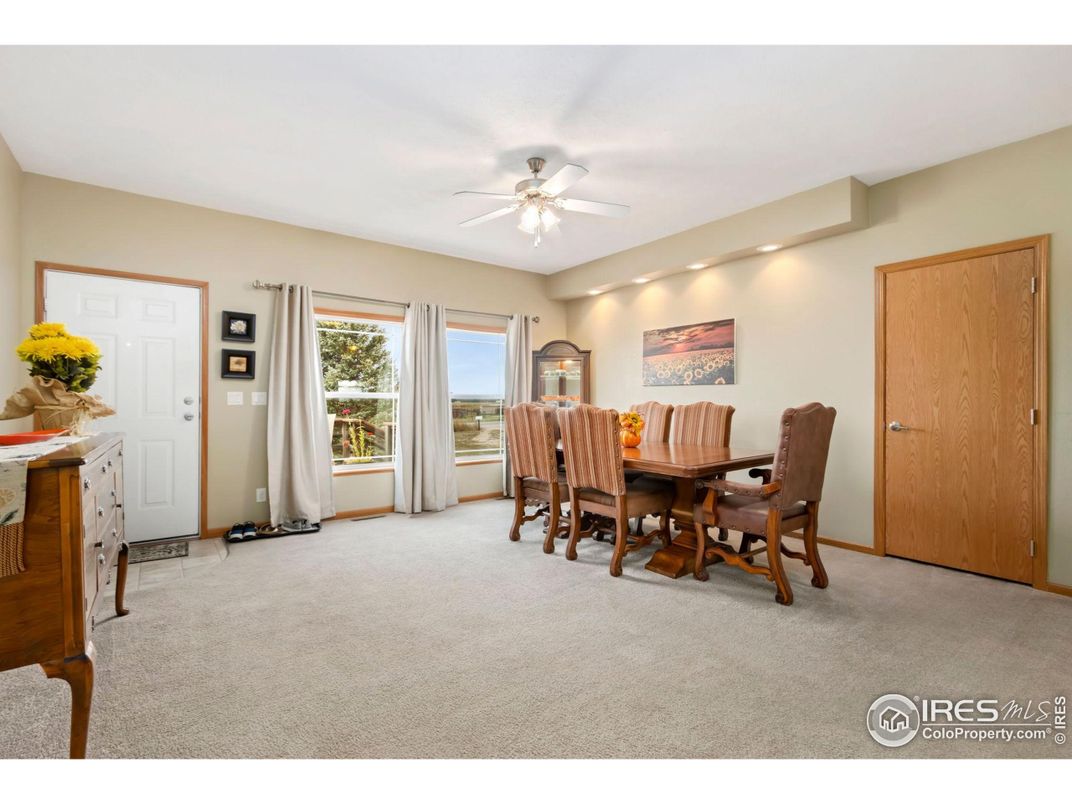 Dining room, Interior, Recessed Lighting