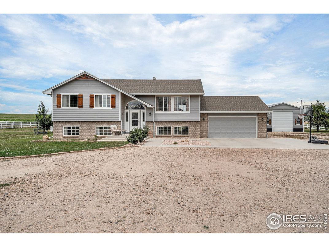 Attached, Exterior, Facade, Raised Ranch