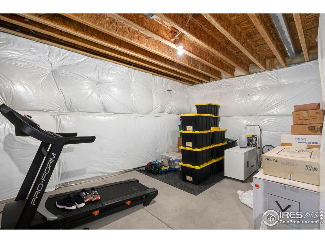 Fitness Equipment, Interior, Wooden Beams