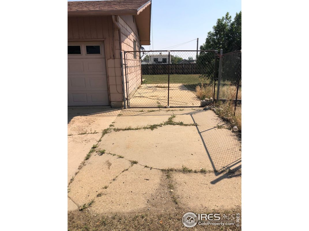 Backyard, Detached Garage, Exterior
