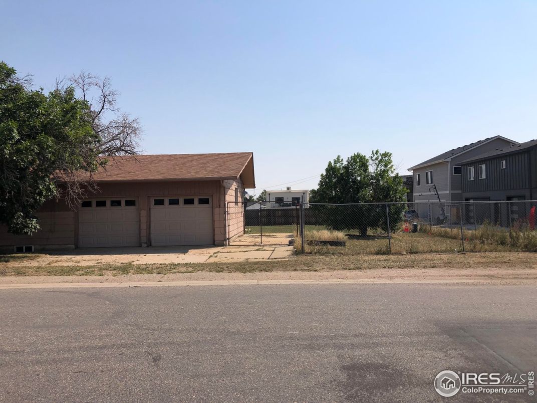 Detached Garage, Exterior