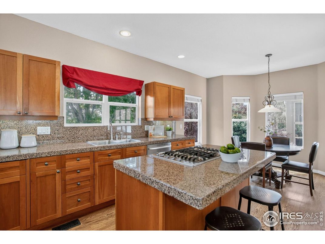 Dining room, Interior, Kitchen, Pendant Lights, Recessed Lighting, Wood Texture Flooring