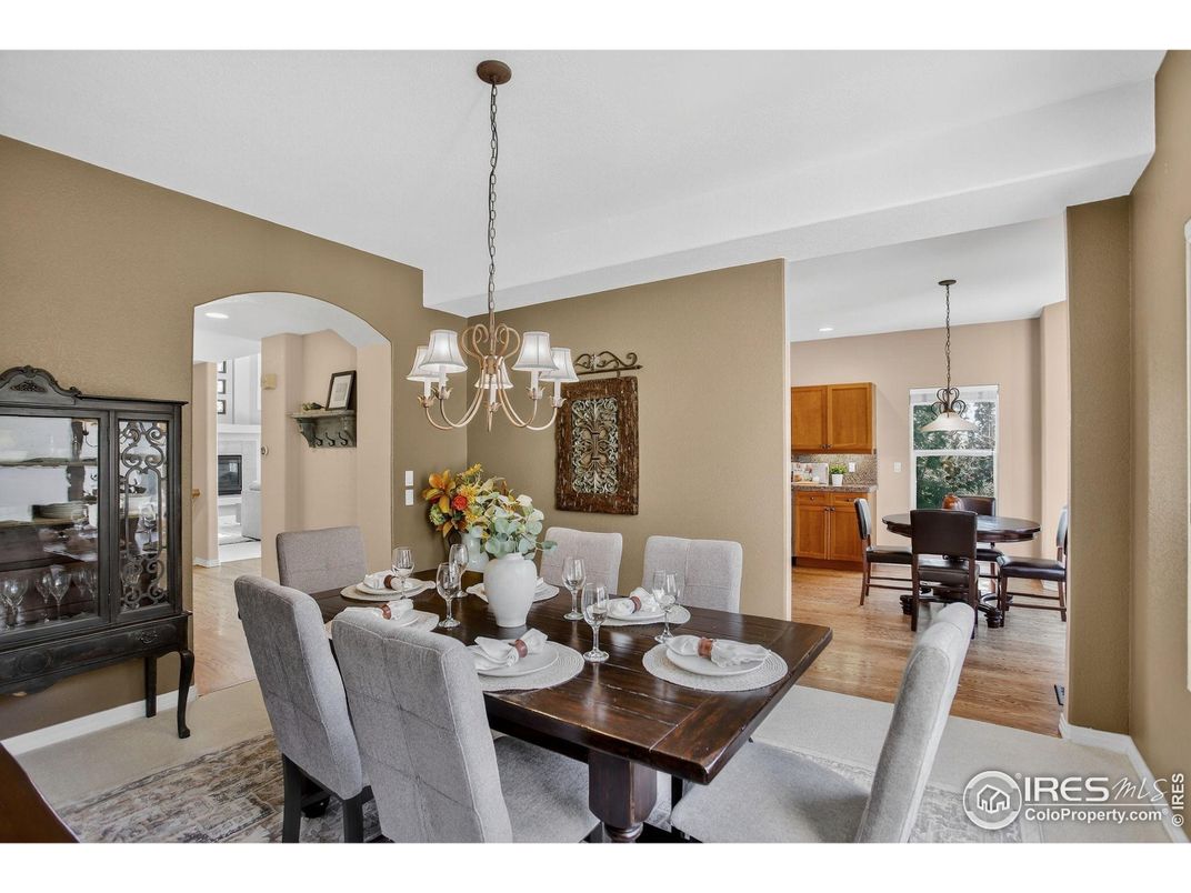 Chandelier, Dining room, Interior, Recessed Lighting, Wood Texture Flooring