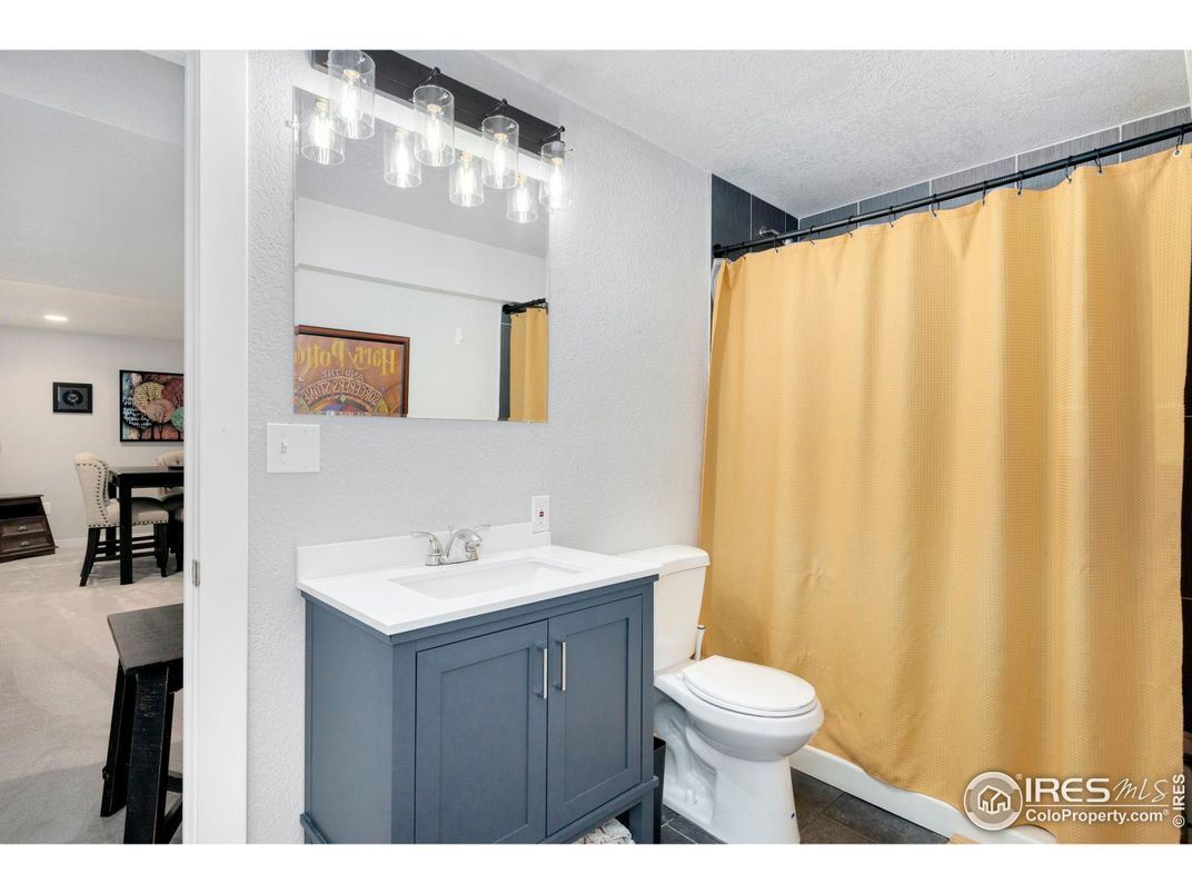Bathroom, Dining room, Interior, Recessed Lighting