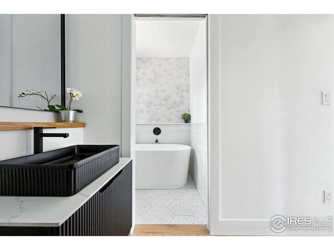 Bathroom, Free Standing Baths, Interior