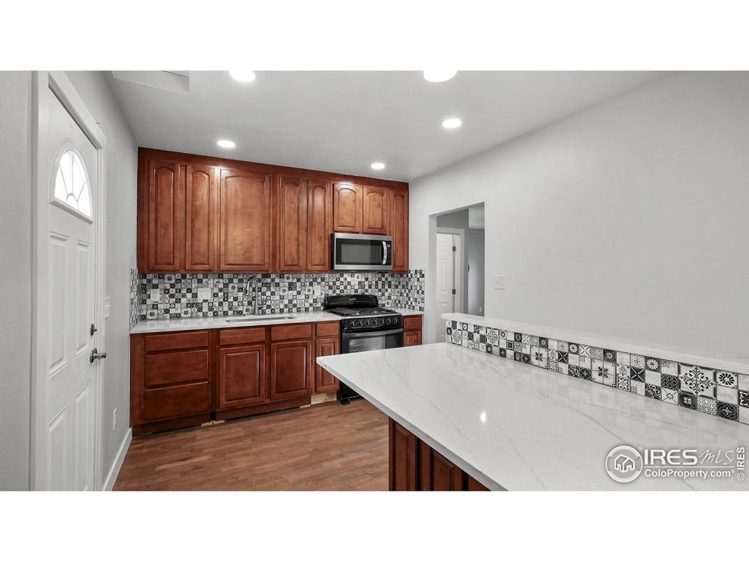 Interior, Kitchen, Recessed Lighting, Wood Texture Flooring