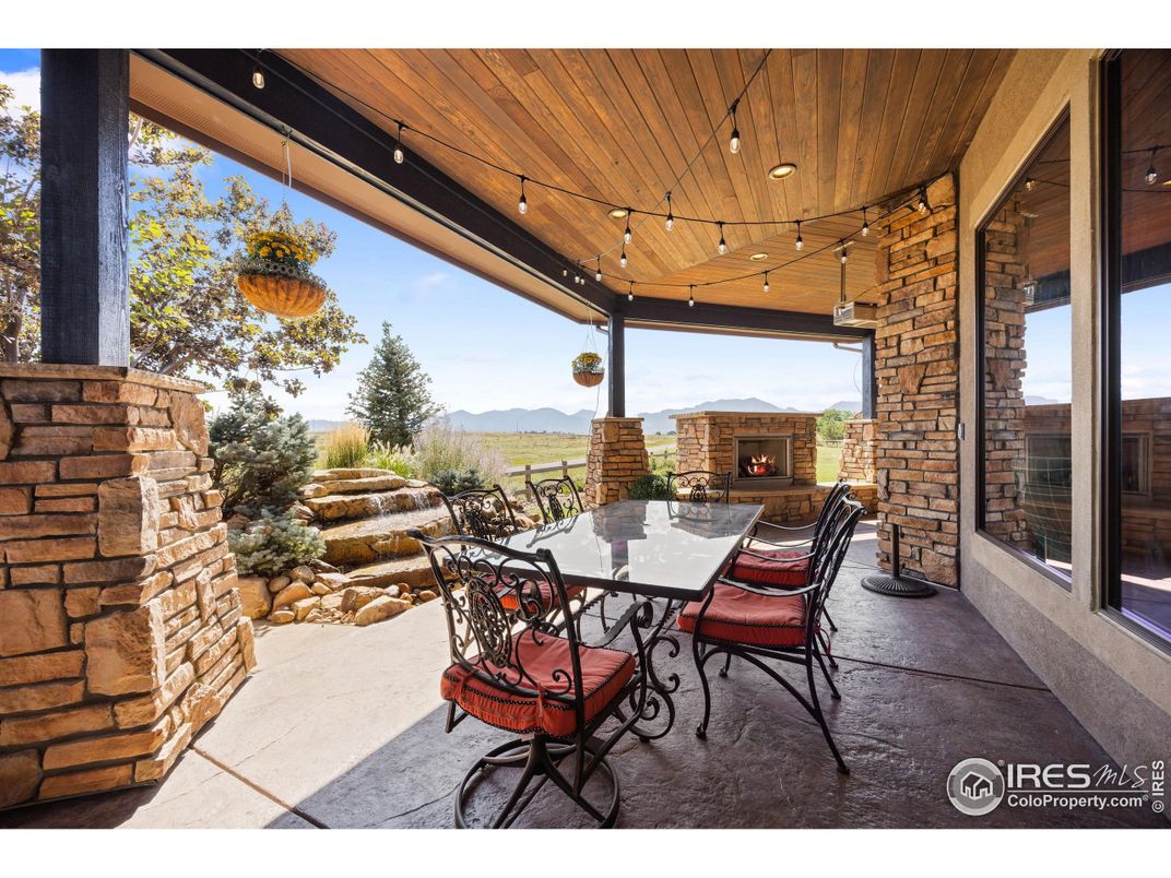 Exterior, Fireplace