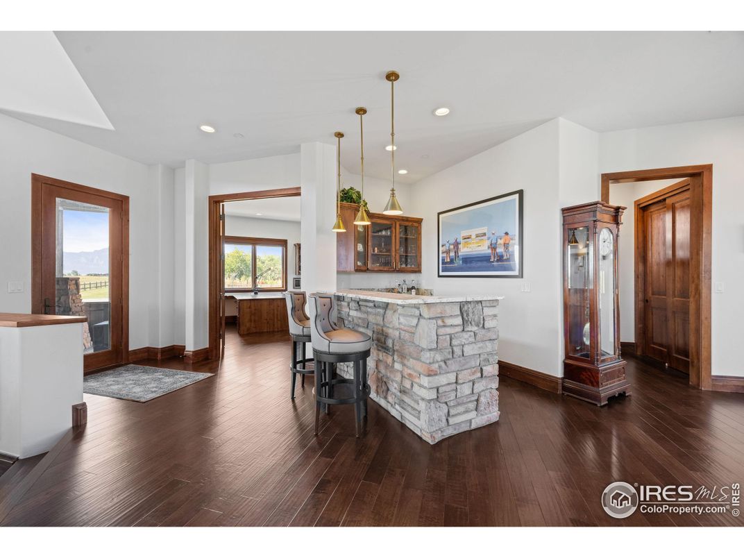 Interior, Pendant Lights, Recessed Lighting, Wood Texture Flooring