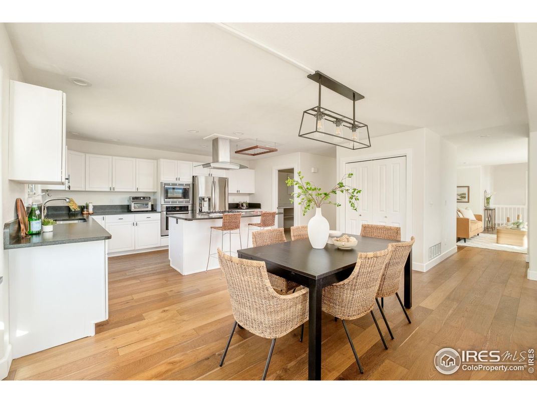 Dining room, Interior, Kitchen, Stainless Steel Appliances, Wood Texture Flooring