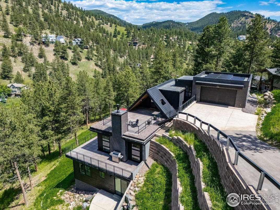 Exterior, Drone