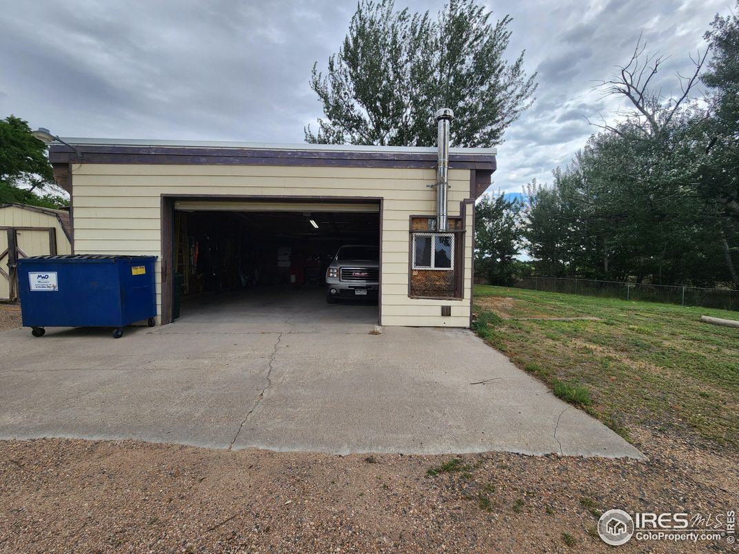 Backyard, Detached Garage, Exterior