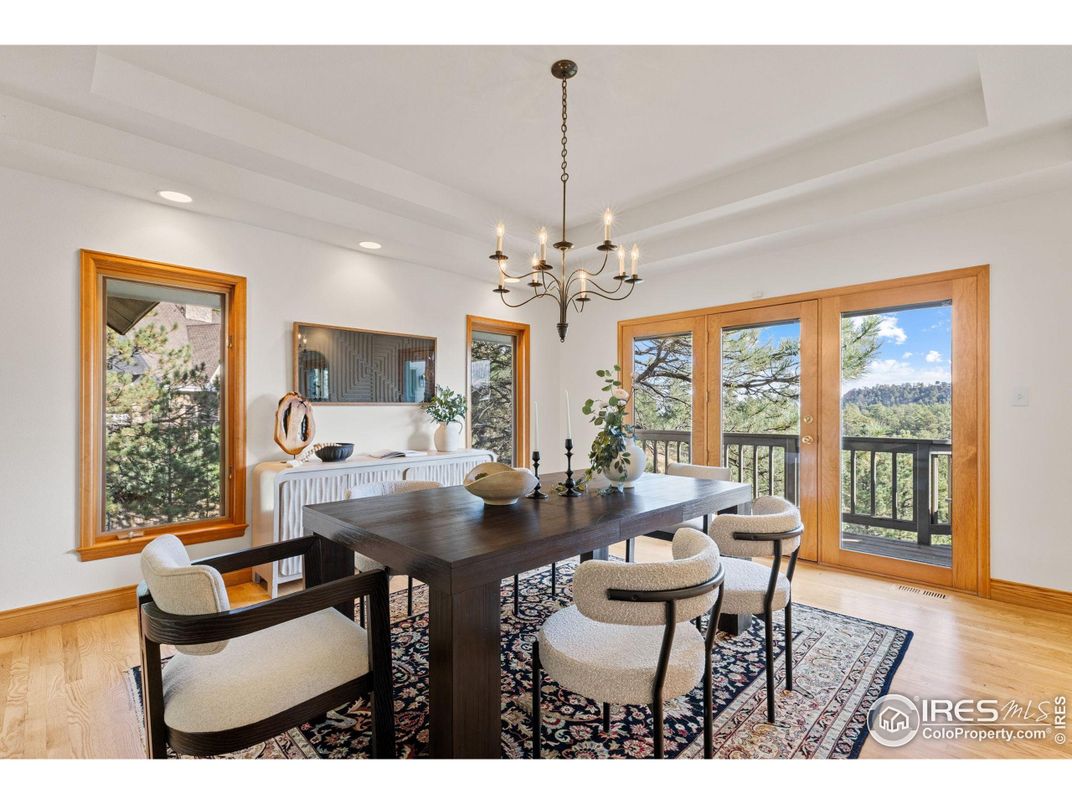 Chandelier, Dining room, Interior, Recessed Lighting, Wood Texture Flooring