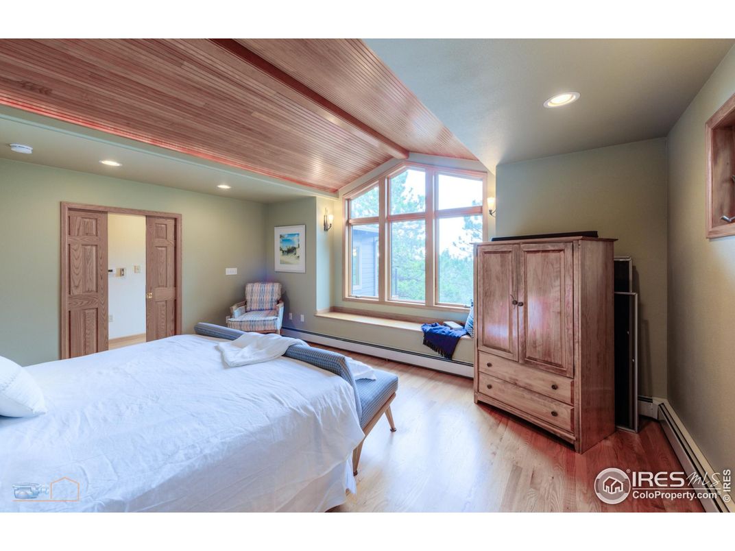 Bedroom, Interior, Recessed Lighting, Wooden Ceilings, Wood Texture Flooring