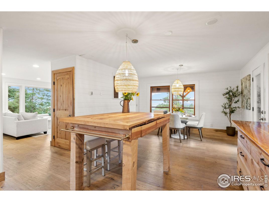 Dining room, Interior, Living room, Pendant Lights, Recessed Lighting, Wood Texture Flooring
