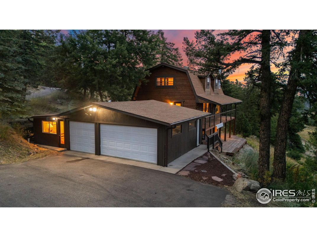 Detached Garage, Exterior