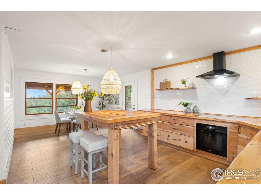 Dining room, Interior, Kitchen, Pendant Lights, Recessed Lighting, Wood Texture Flooring