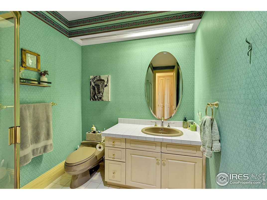 Bathroom, Interior, Tile Countertops