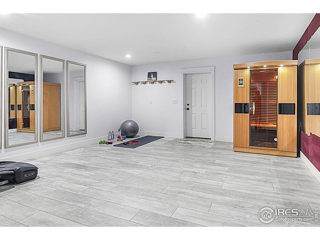 Fitness Equipment, Interior, Recessed Lighting, Sauna Room