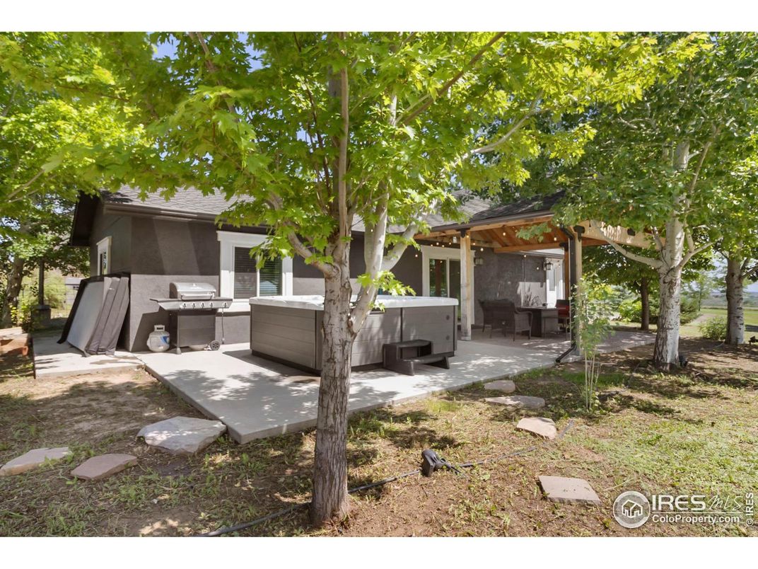 Exterior, Hot Tub