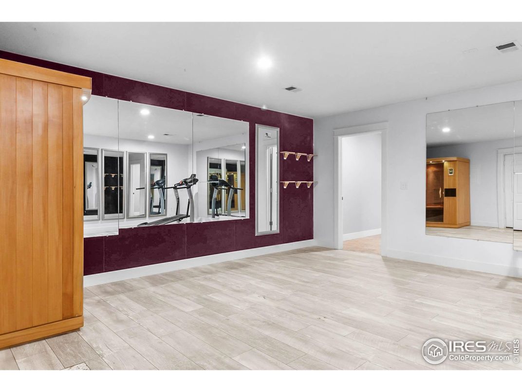 Fitness Equipment, Interior, Recessed Lighting, Wood Texture Flooring