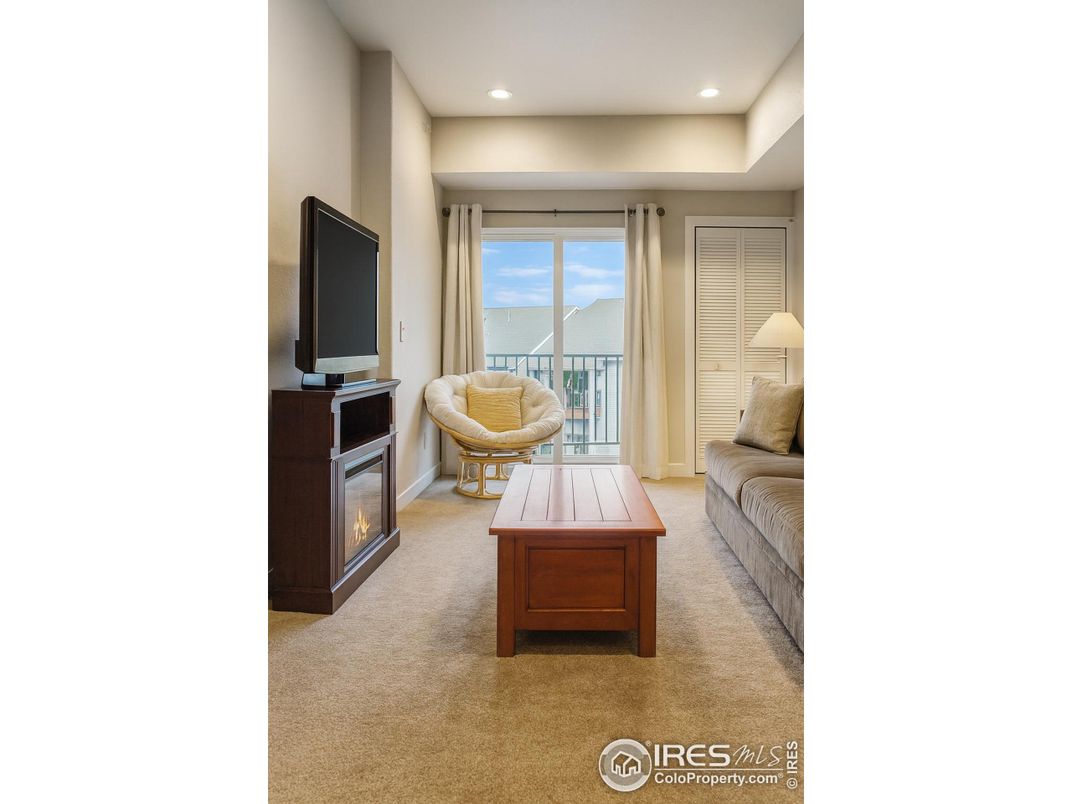 Fireplace, Interior, Living room, Recessed Lighting, Water