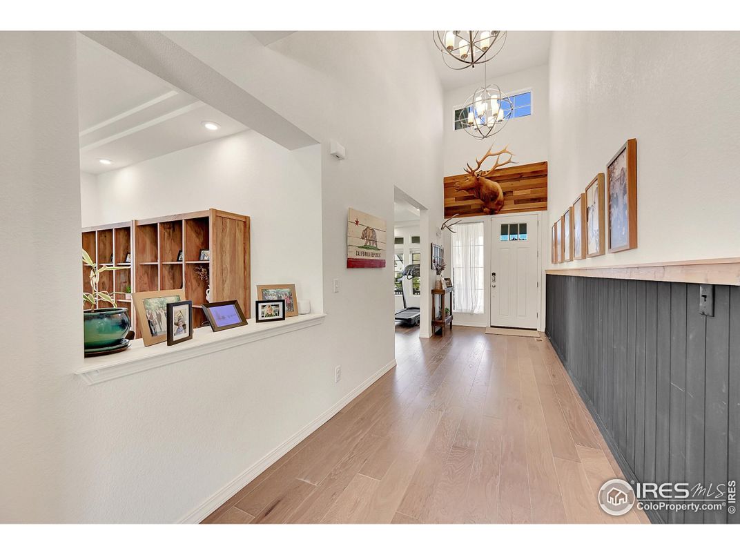 Chandelier, Interior, Recessed Lighting, Wood Texture Flooring