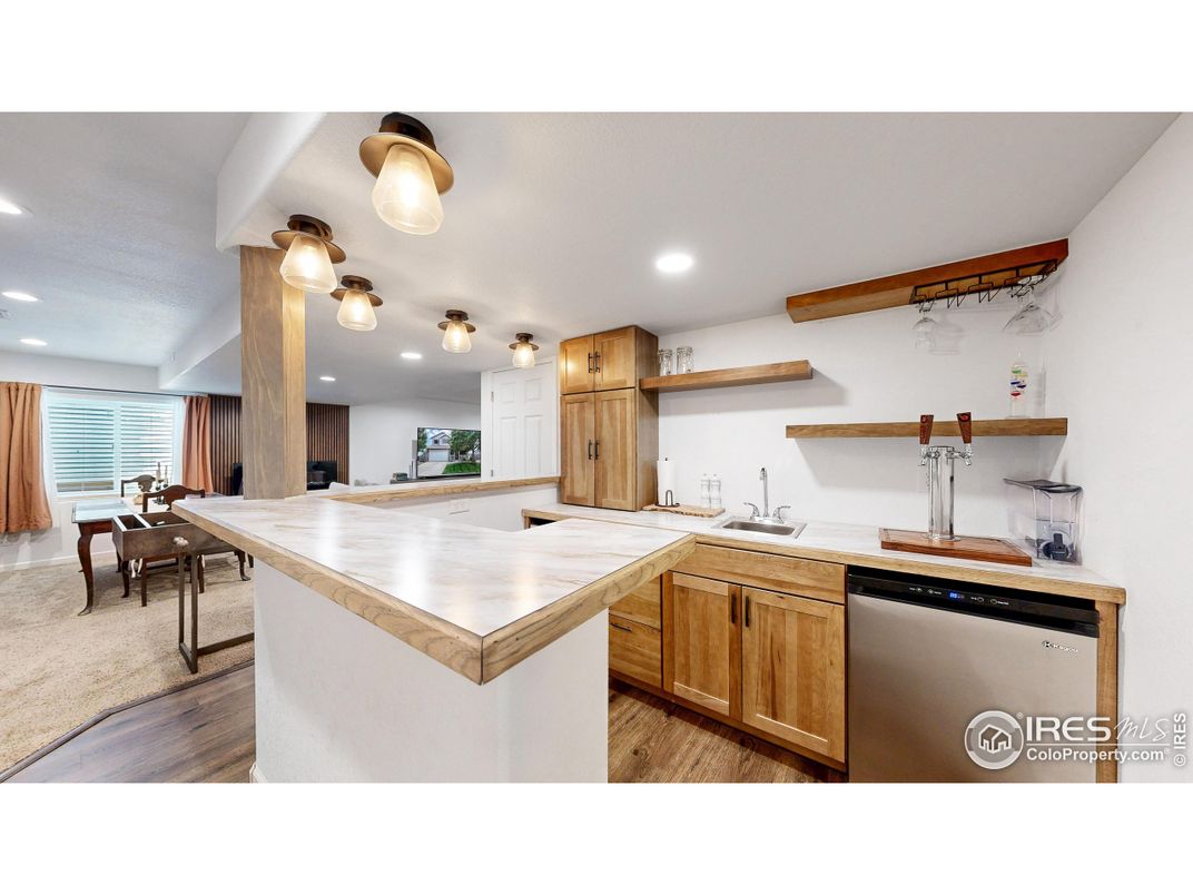 Dining room, Interior, Kitchen, Recessed Lighting, Wood Texture Flooring