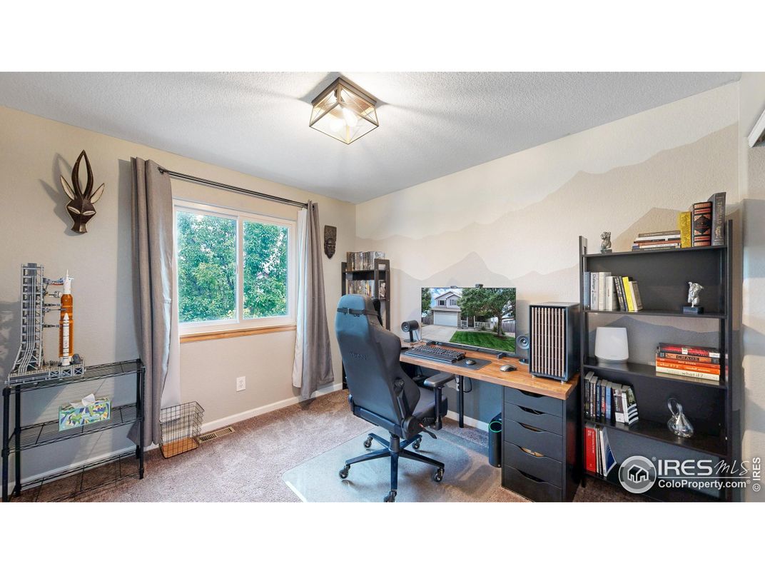 Home Office, Interior