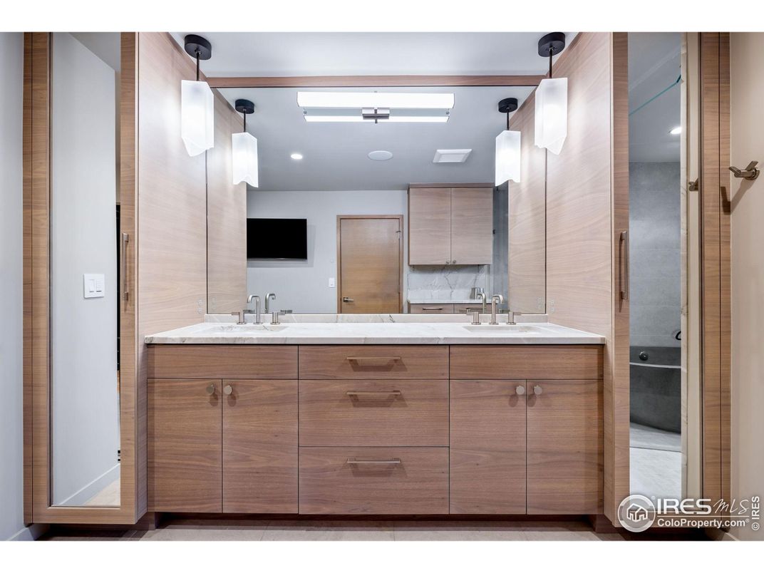Bathroom, Dual Sink Vanities, Interior, Kitchen, Pendant Lights, Recessed Lighting