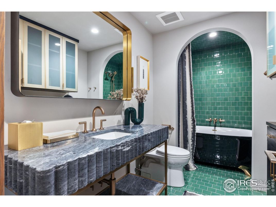 Bathroom, Interior, Recessed Lighting