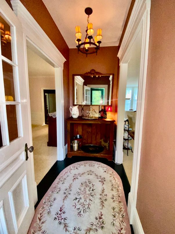 Chandelier, Interior